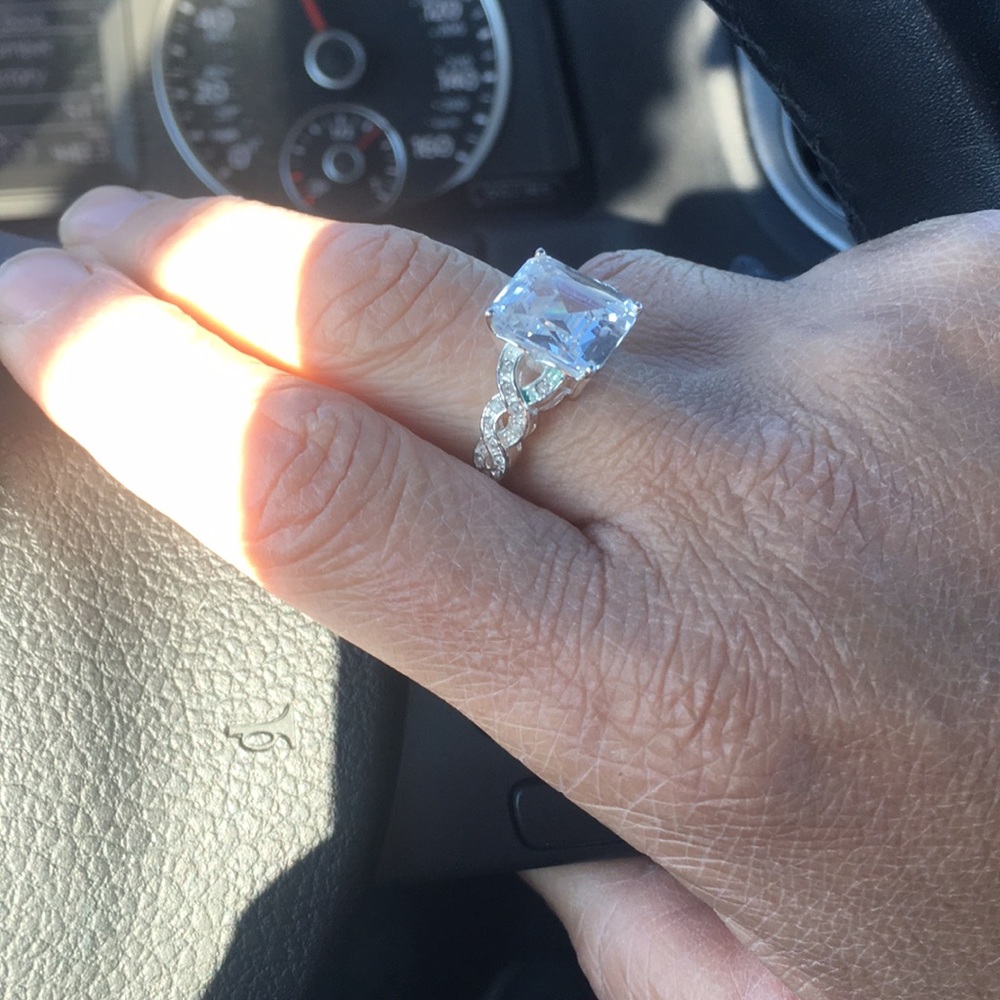 Radiant NVC ring - Picture 4 of 9